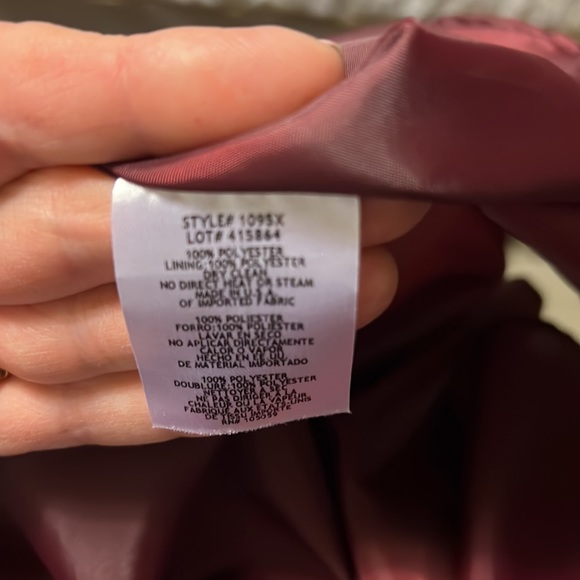 Elegant Xscape high-low gown - Picture 8 of 8